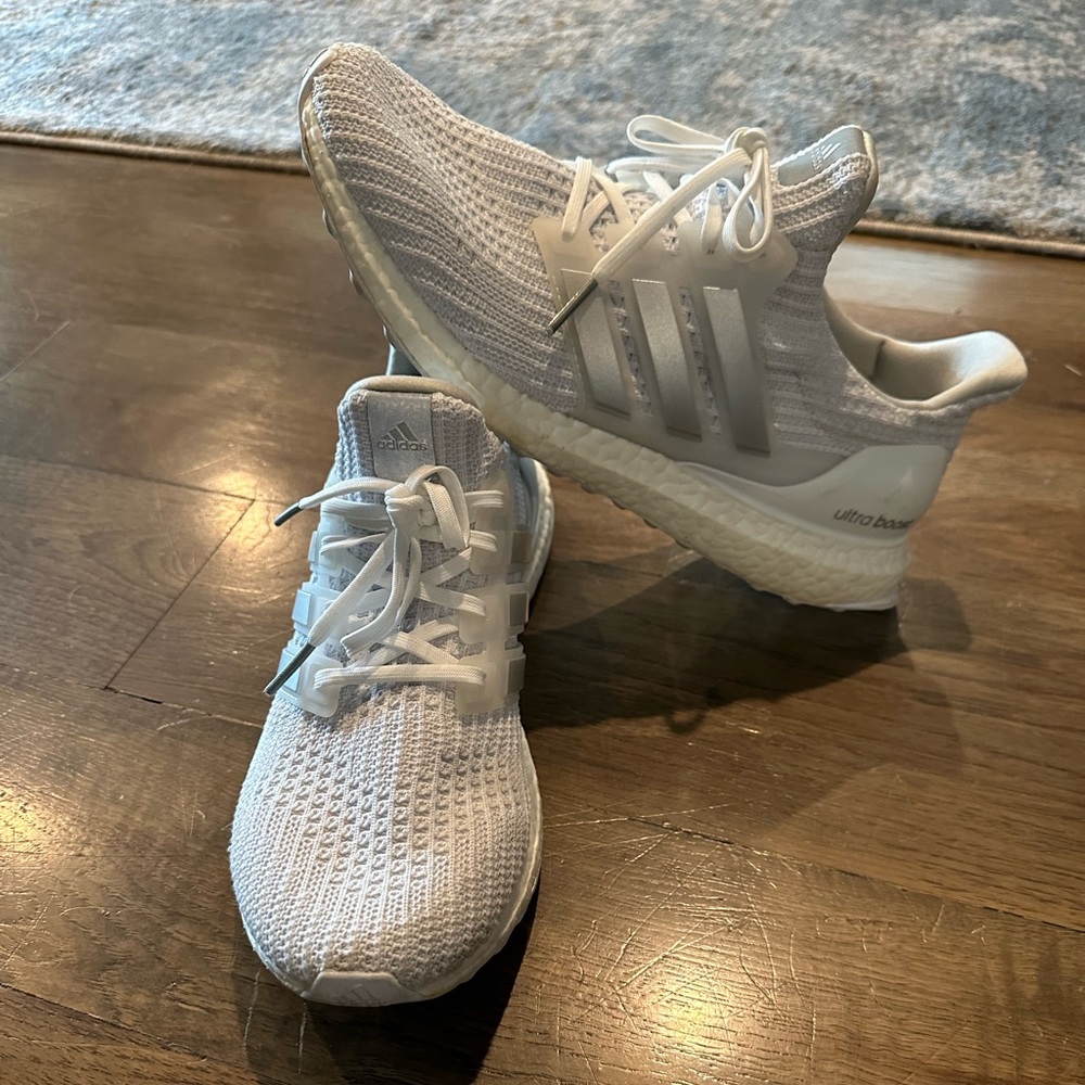 Size 10 women’s ultraboosts